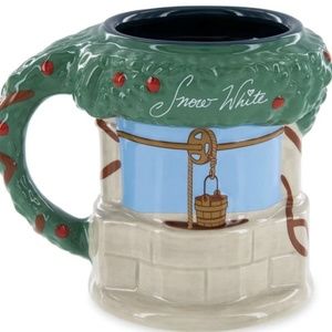 NWT Snow White Mug 🍎